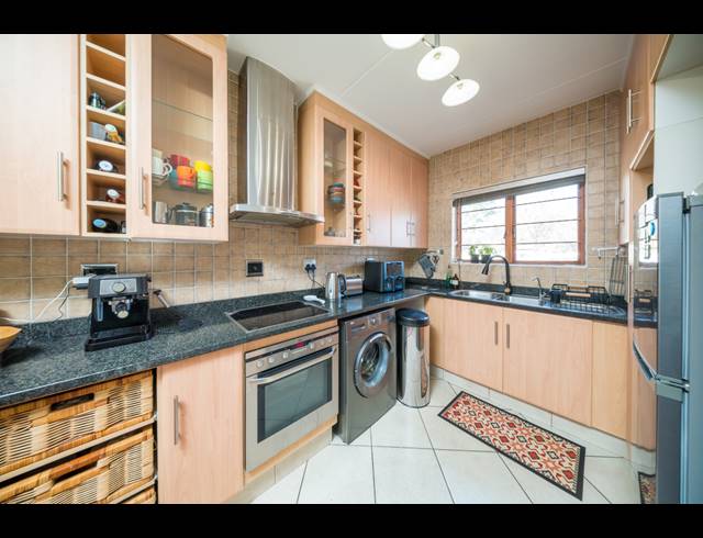 3 BEDROOM TOWNHOUSE FOR SALE IN BEDFORD GARDENS